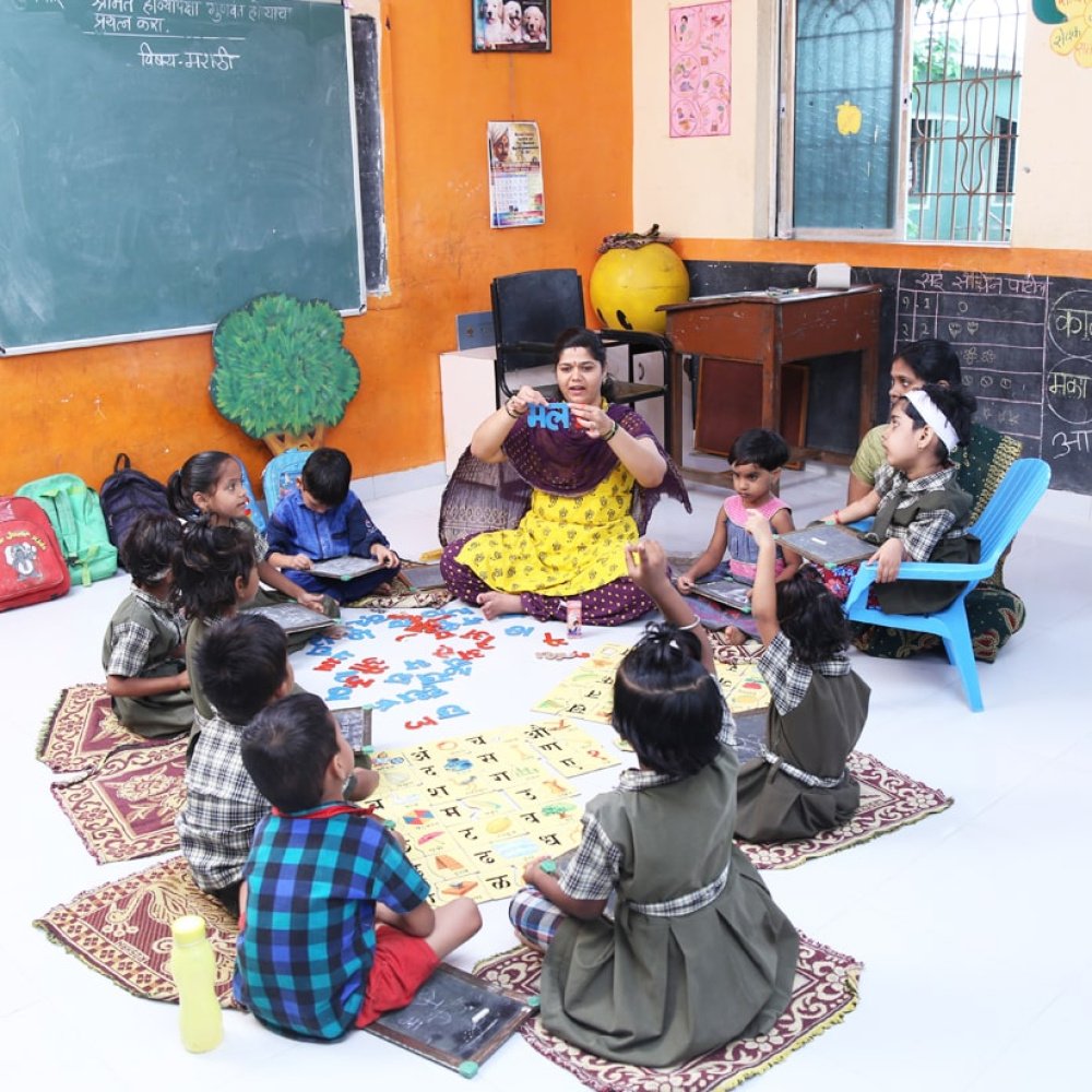 भाषांचा पूल बांधताना